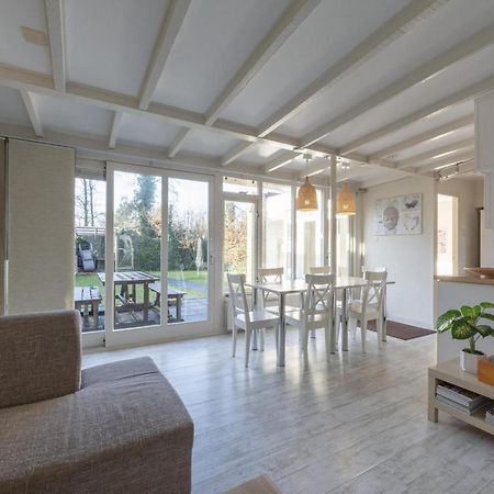 Stylish Bungalow With A Large Garden Sint Maartensvlotbrug エクステリア 写真