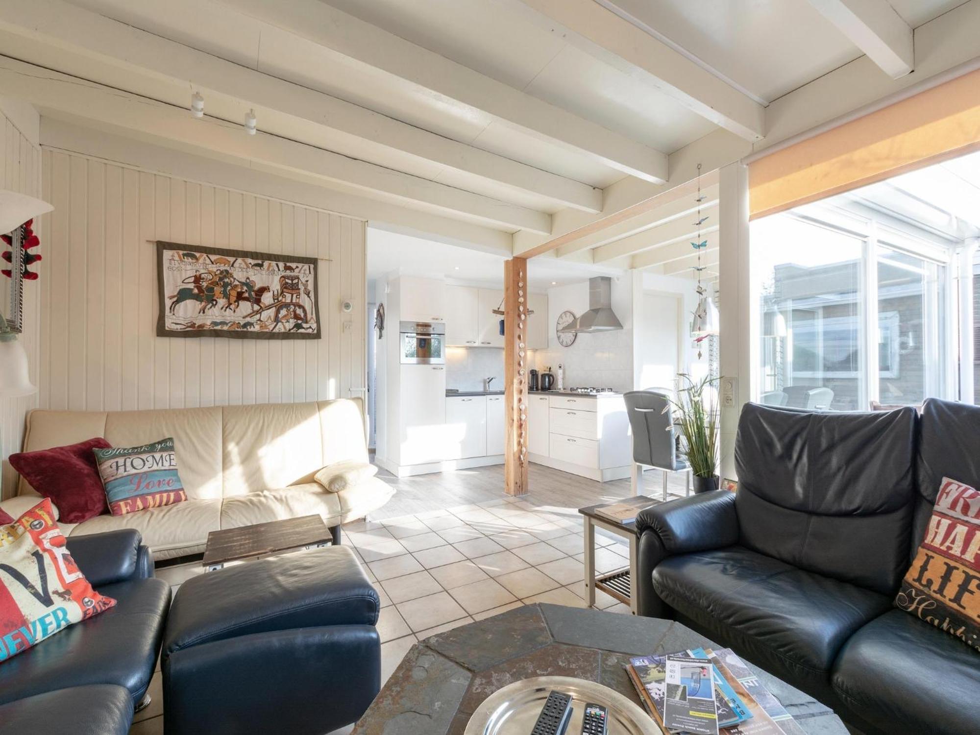 Stylish Bungalow With A Large Garden Sint Maartensvlotbrug エクステリア 写真