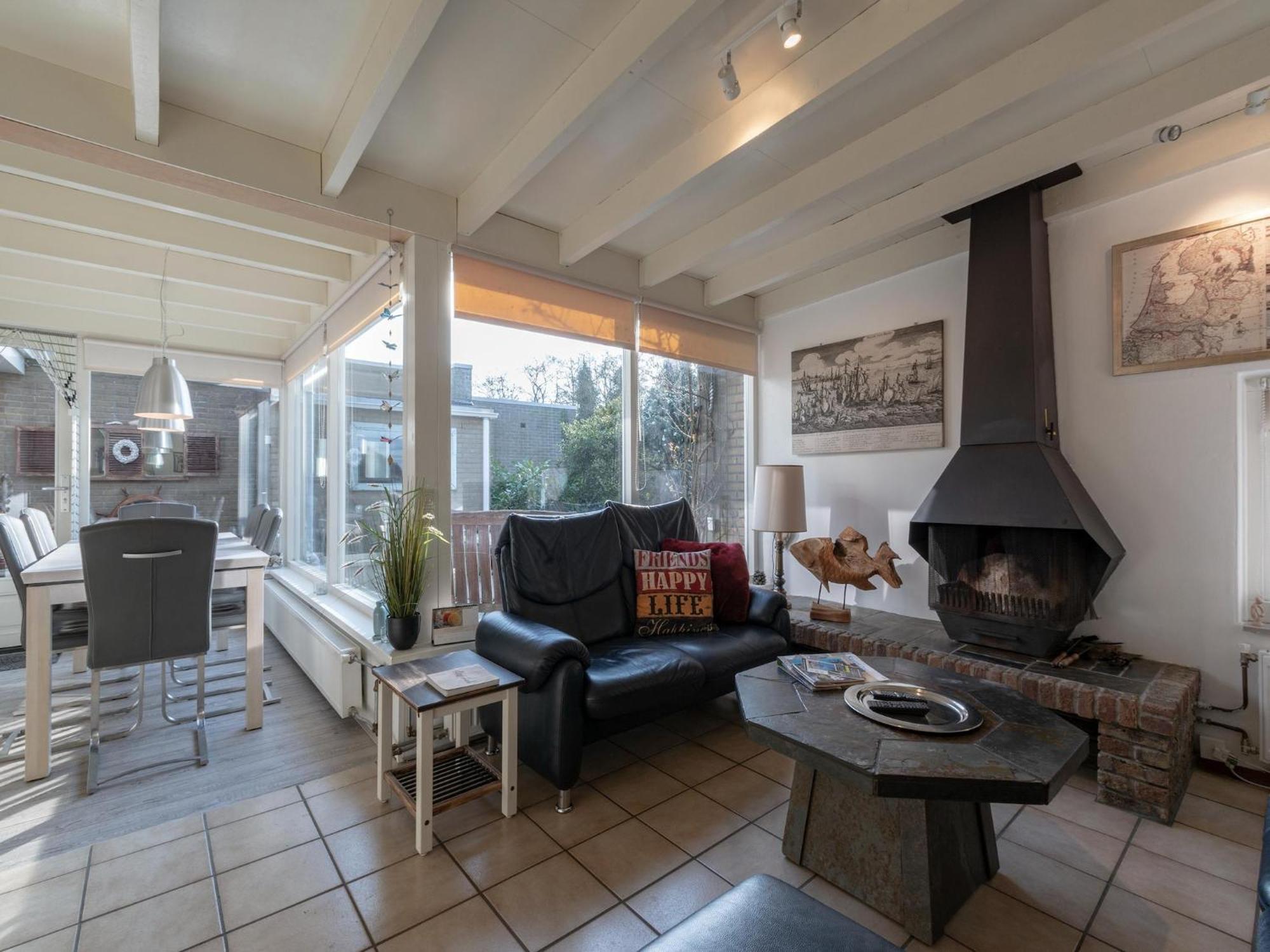 Stylish Bungalow With A Large Garden Sint Maartensvlotbrug エクステリア 写真