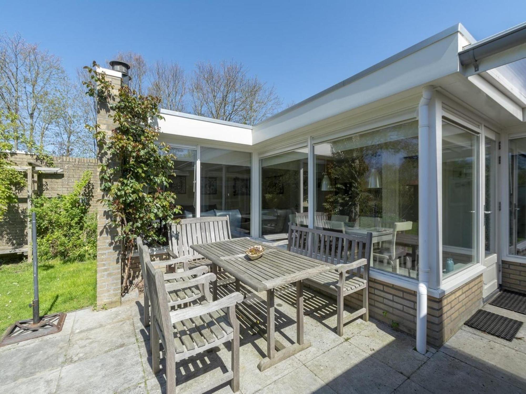 Stylish Bungalow With A Large Garden Sint Maartensvlotbrug エクステリア 写真