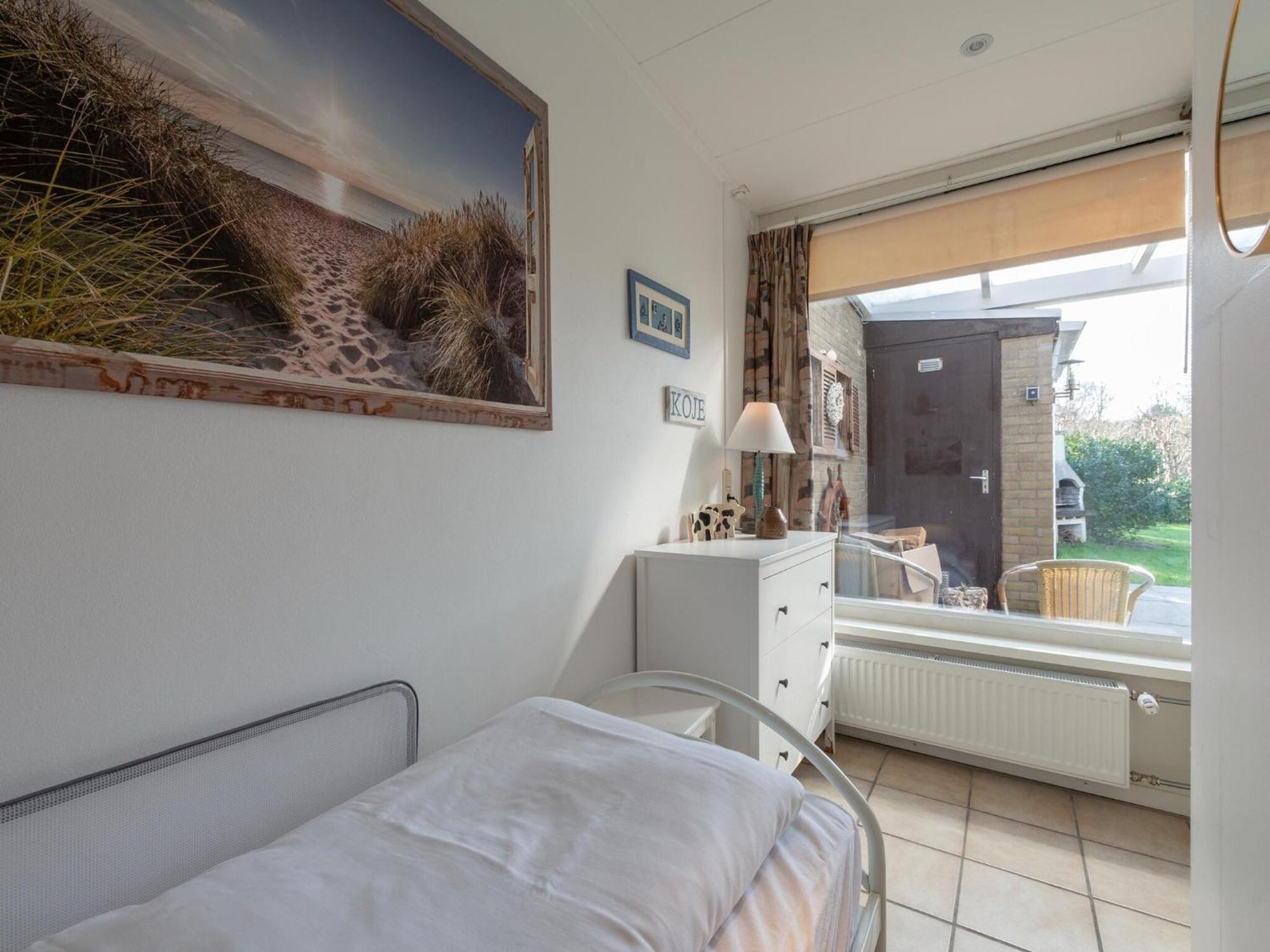 Stylish Bungalow With A Large Garden Sint Maartensvlotbrug エクステリア 写真
