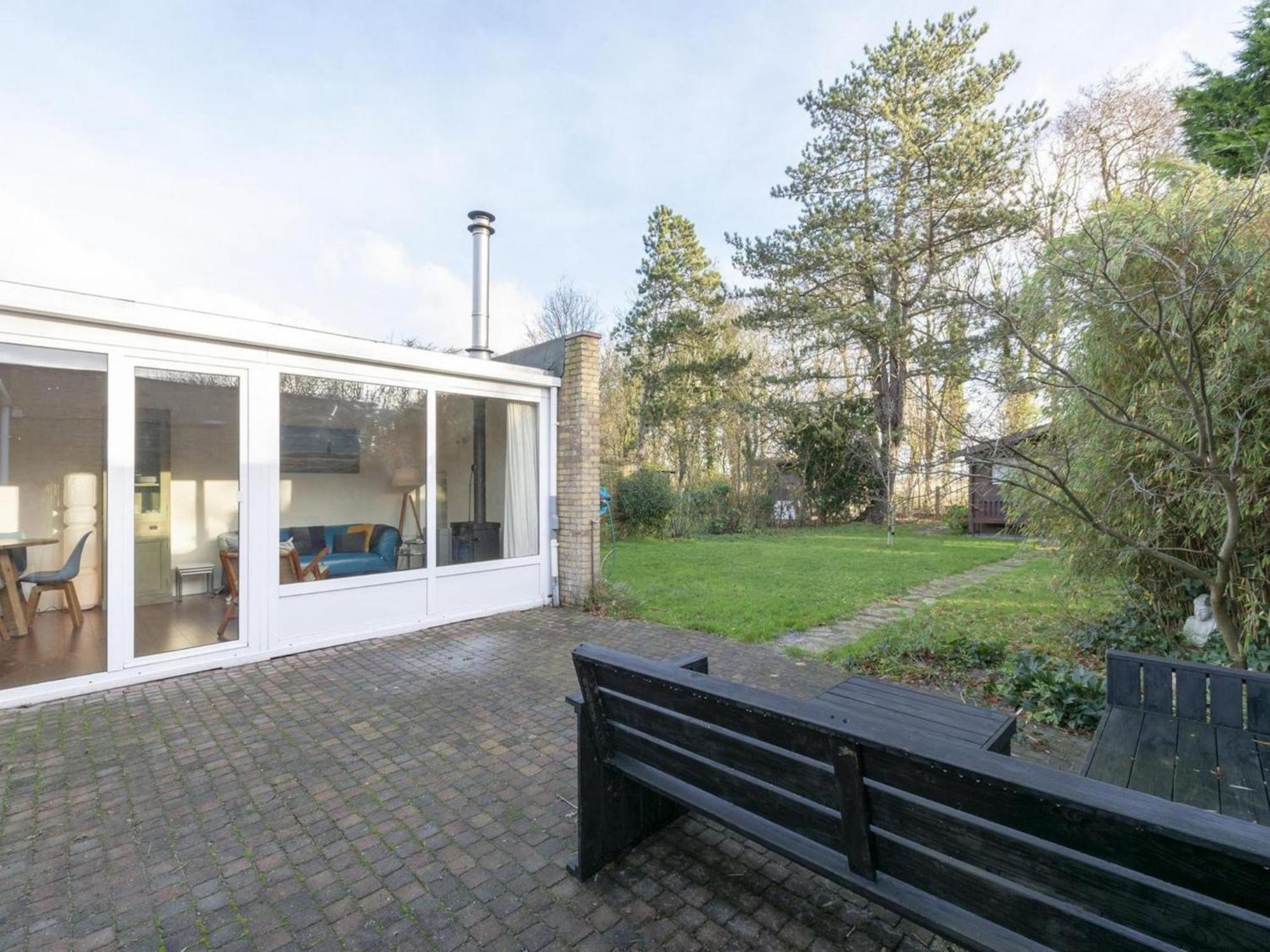 Stylish Bungalow With A Large Garden Sint Maartensvlotbrug エクステリア 写真