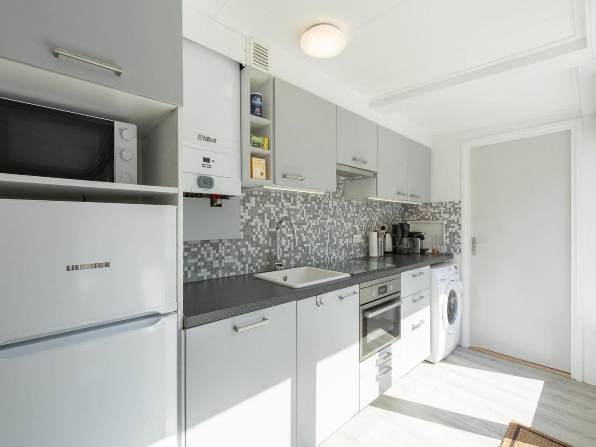 Stylish Bungalow With A Large Garden Sint Maartensvlotbrug エクステリア 写真