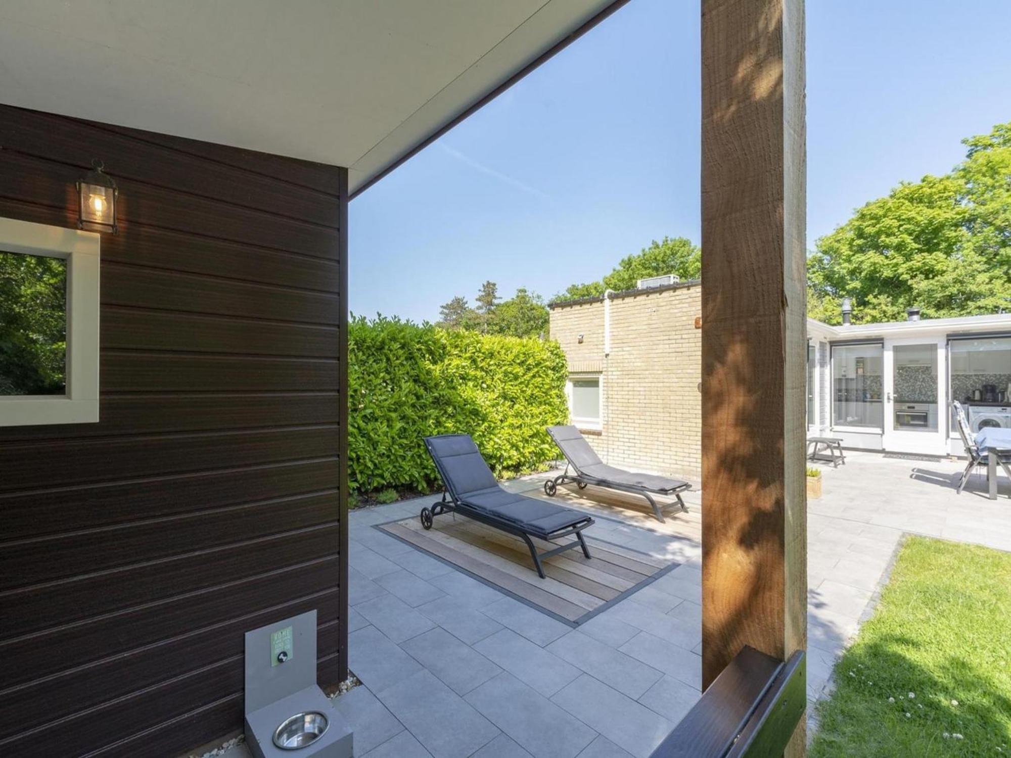 Stylish Bungalow With A Large Garden Sint Maartensvlotbrug エクステリア 写真