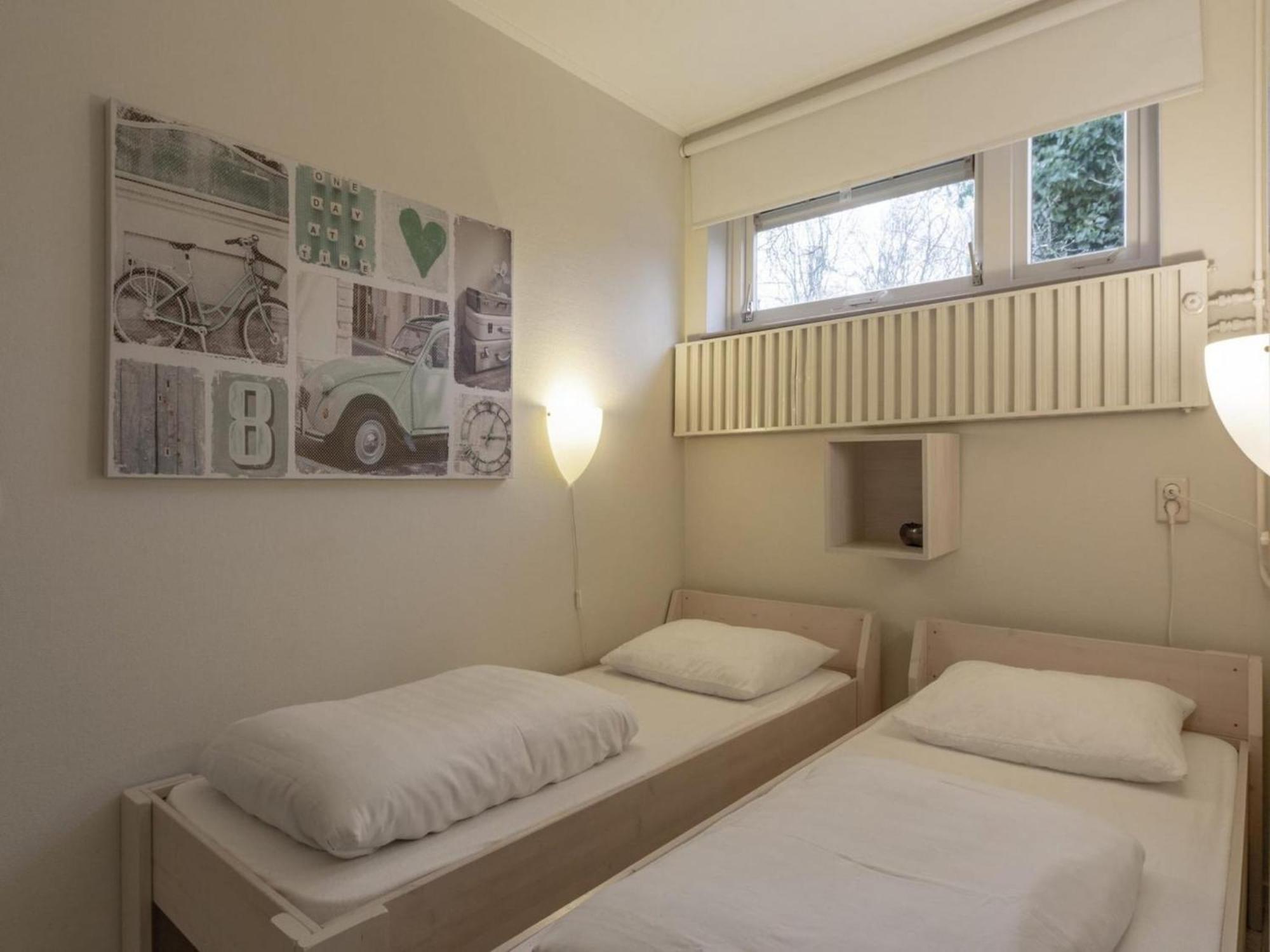 Stylish Bungalow With A Large Garden Sint Maartensvlotbrug エクステリア 写真