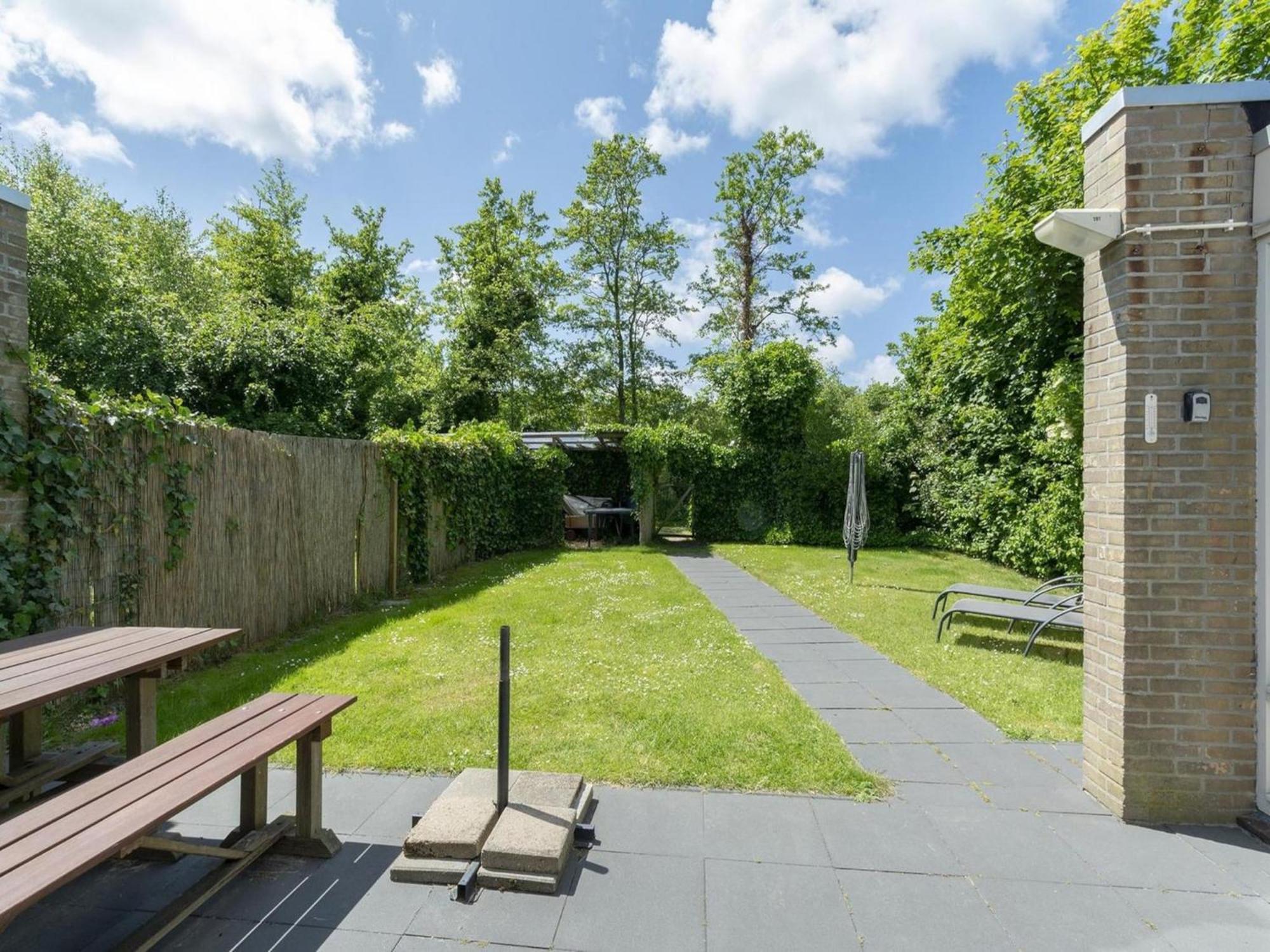 Stylish Bungalow With A Large Garden Sint Maartensvlotbrug エクステリア 写真